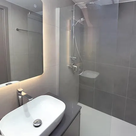 Sun And Moon Luxury أيا نابا