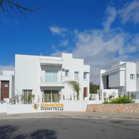 Sun And Moon Luxury 빌라